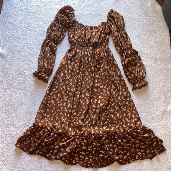 NWOT ASTR THE LEBEL Long Sleeve Floral Dress in Brown - Picture 2 of 9